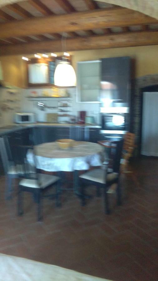 Casa Agostini Apartment Lari Luaran gambar