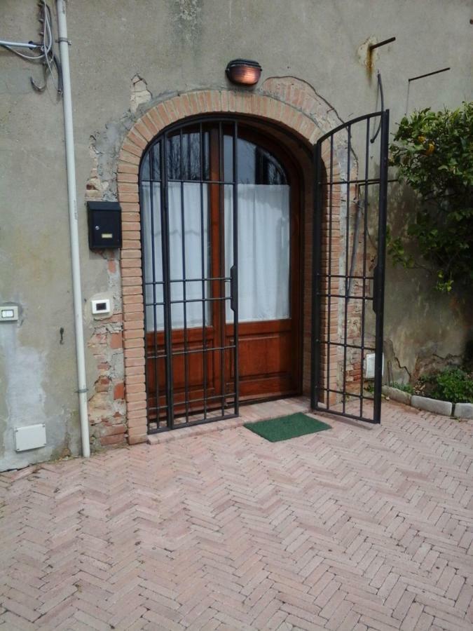 Casa Agostini Apartment Lari Luaran gambar