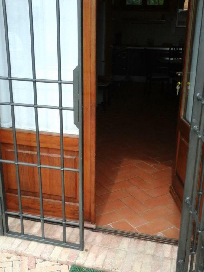 Casa Agostini Apartment Lari Luaran gambar